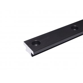 Antal sort T-skinne 40x8mm. Hulafst. 100 mm