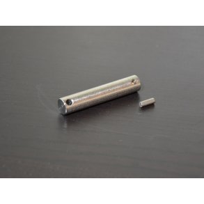 Selden aksel med lsestift 12x62 mm
