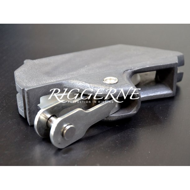 Sparcraft/Isomat sheavebox with forestay attachment OC1 NG1-31A