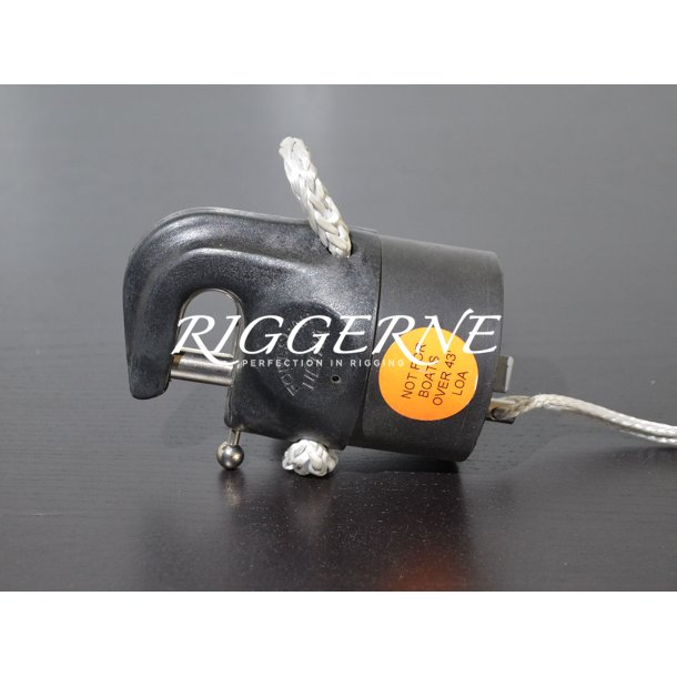Forespar UTR-300-EF Spin pole Trigger end fitting
